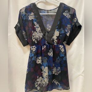 Daisy Fuentes size MP Sheer Black and Blue Floral Blouse